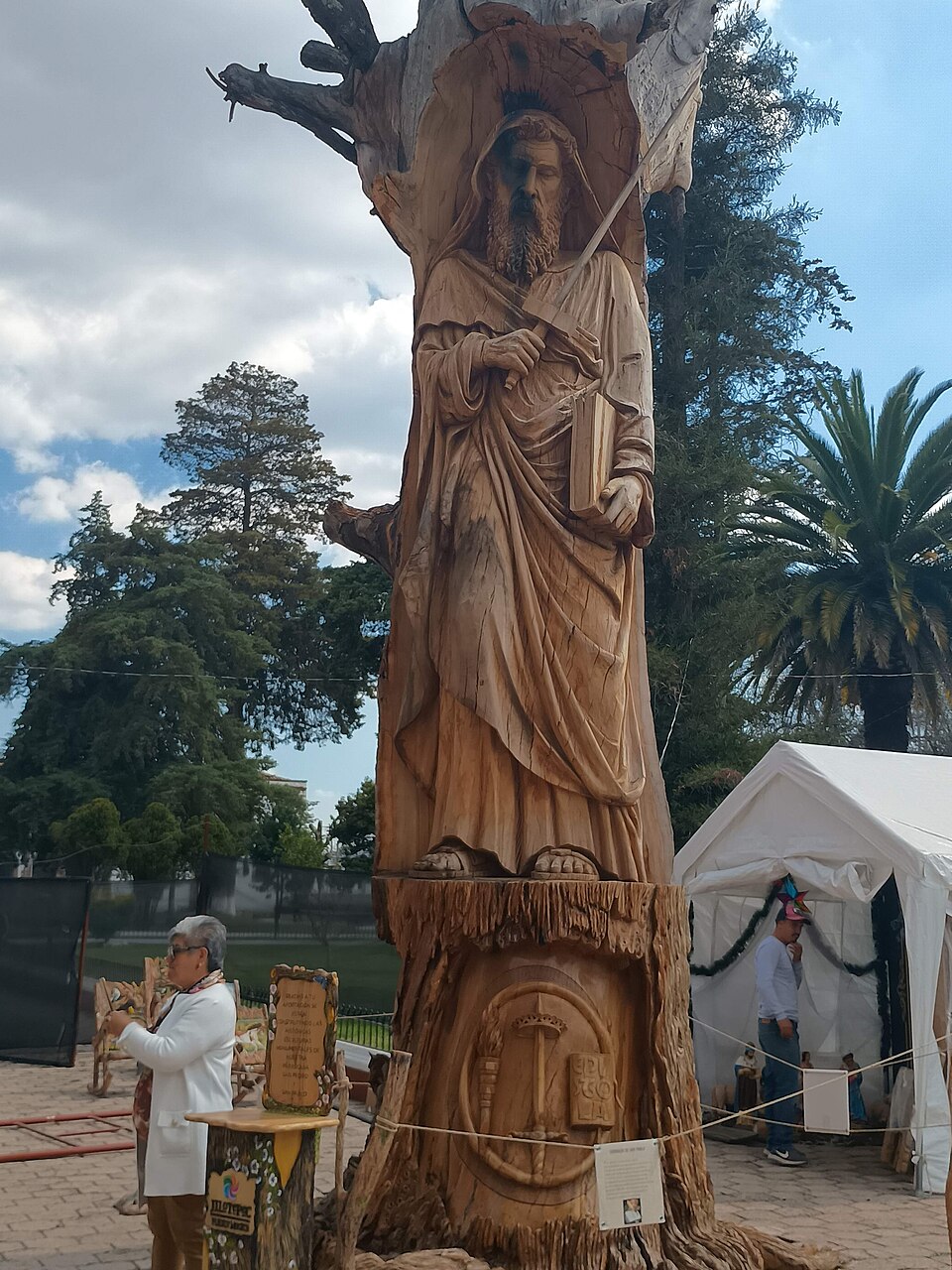 Escultura monumental de San Pablo